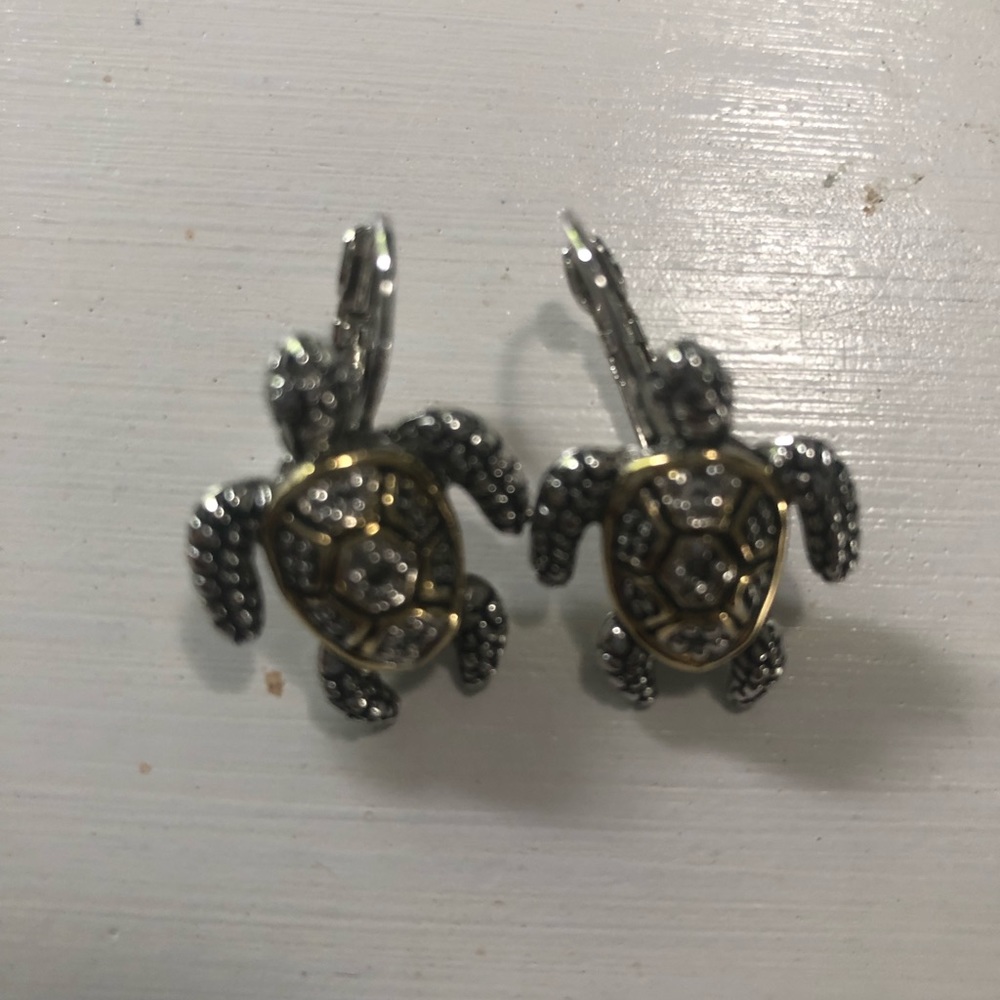John Medeiros Turtle earrings